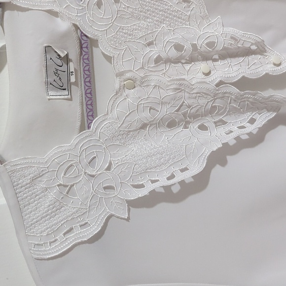 White button up with floral enlay - Picture 2 of 4